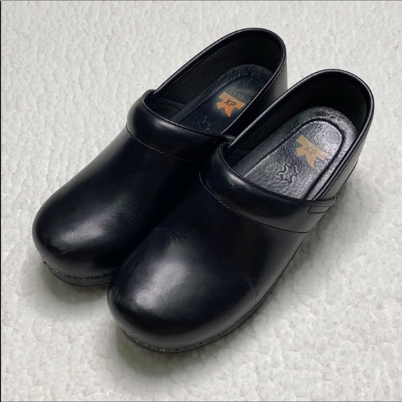 Black Dansko Clogs Size 38/8 - Picture 2 of 9